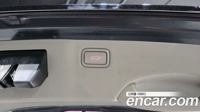 Kia Canival 2018 — photo 32