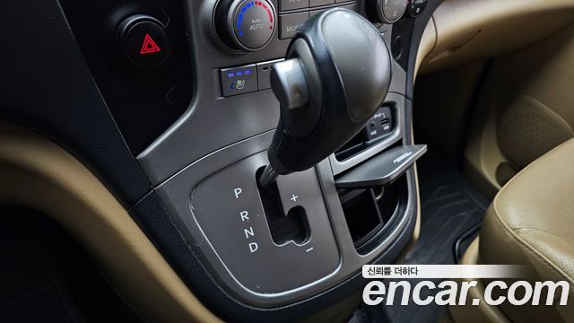 Hyundai Starex 2012 — photo 12