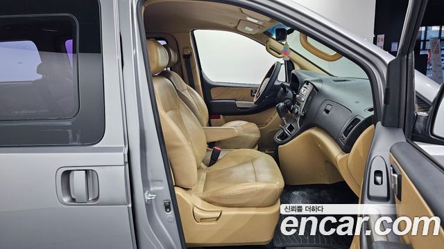 Hyundai Starex 2012 — photo 17