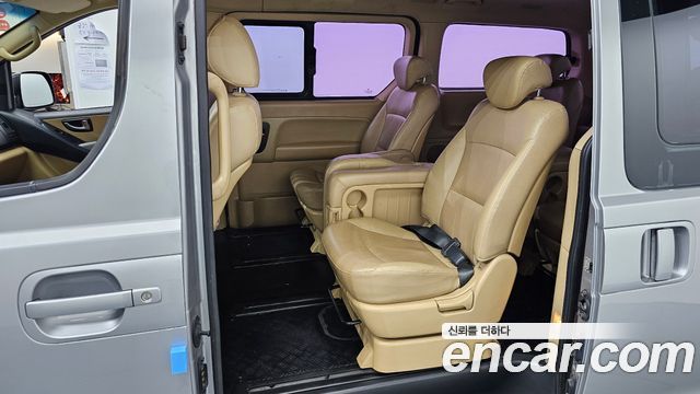 Hyundai Starex 2012 — photo 18