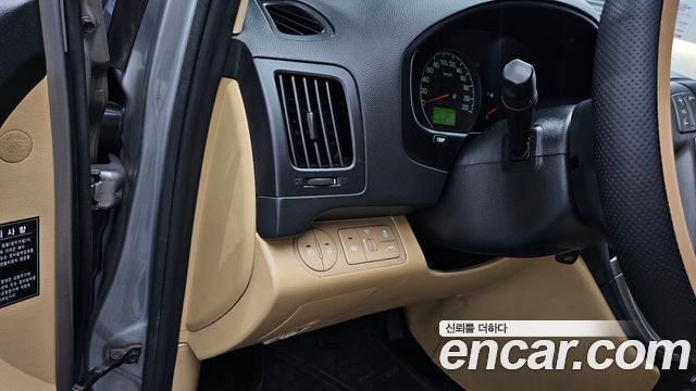 Hyundai Starex 2012 — photo 23