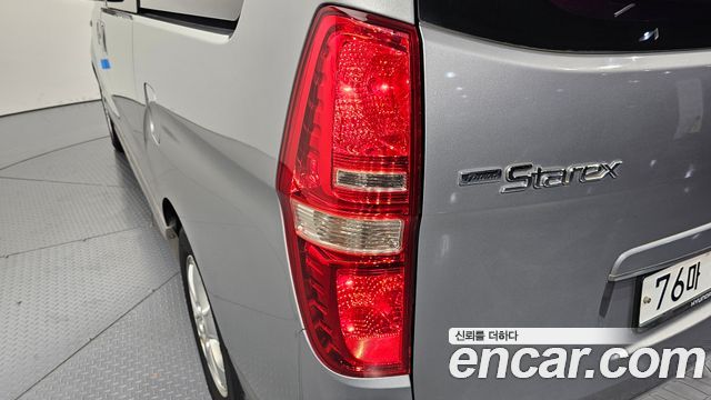Hyundai Starex 2012 — photo 9