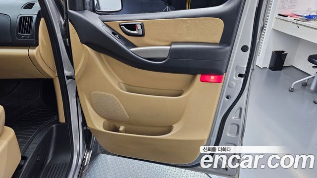 Hyundai Starex 2012 — photo 14