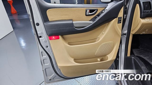 Hyundai Starex 2012 — photo 15