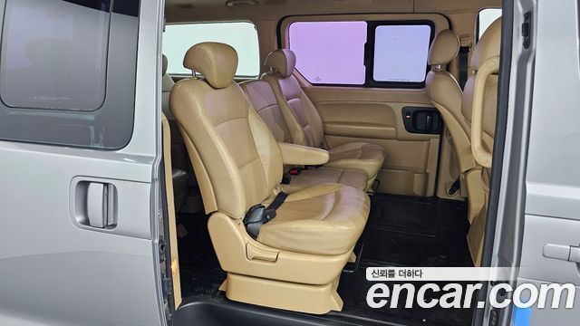 Hyundai Starex 2012 — photo 16