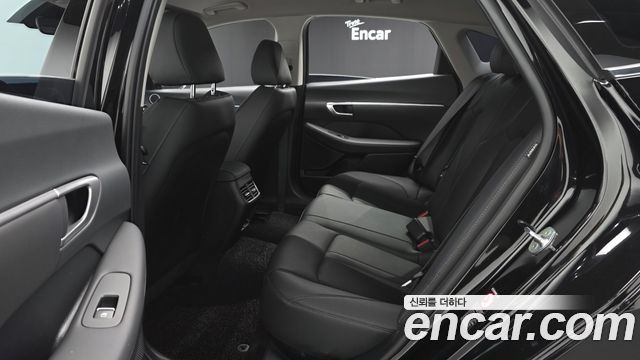 Hyundai Sonata 2022 — photo 17