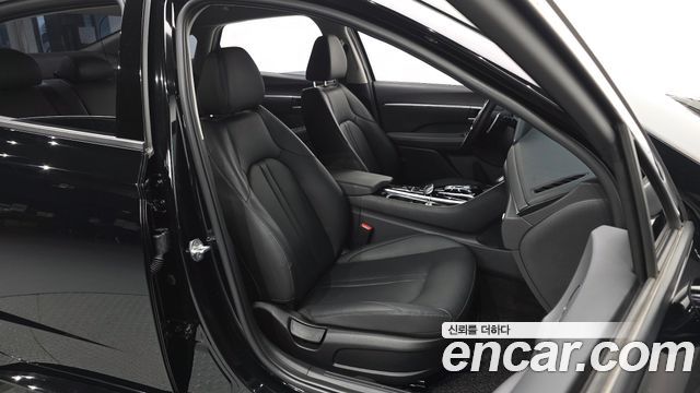 Hyundai Sonata 2022 — photo 16