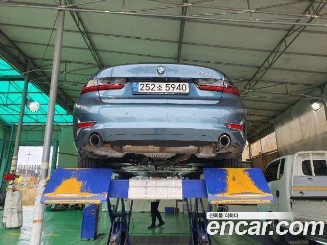BMW 3-Series 2021 — photo 2