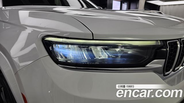 Jeep Cherokee 2023 — photo 8