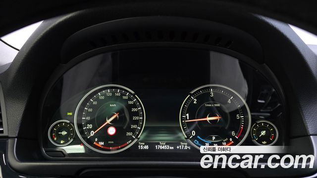 BMW 5-Series 2015 — photo 8