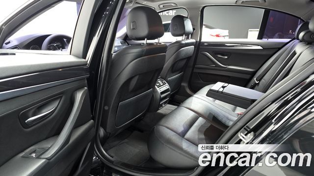 BMW 5-Series 2015 — photo 11
