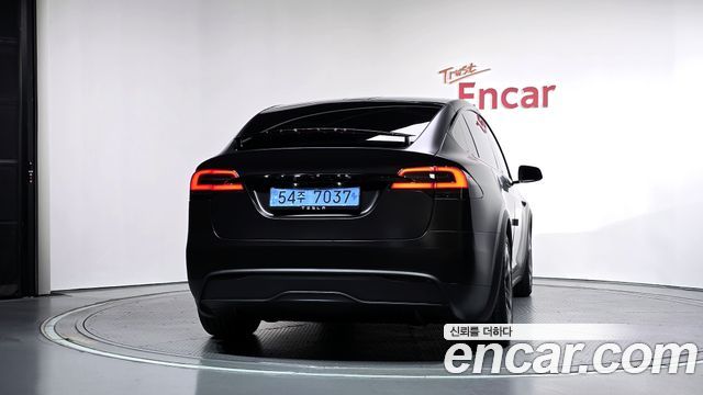 Tesla Model X 2026 — photo 4