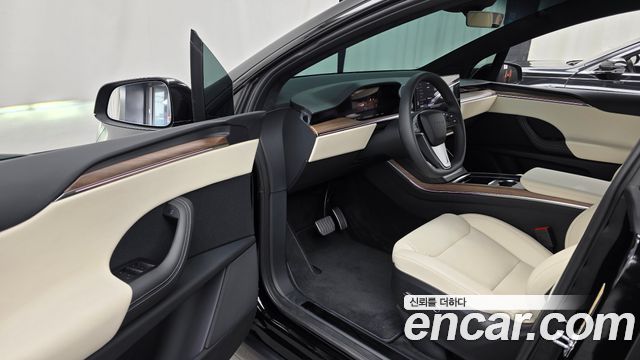 Tesla Model X 2026 — photo 13