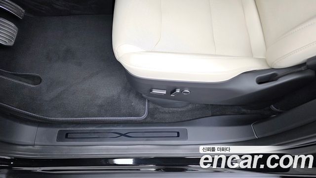 Tesla Model X 2026 — photo 31