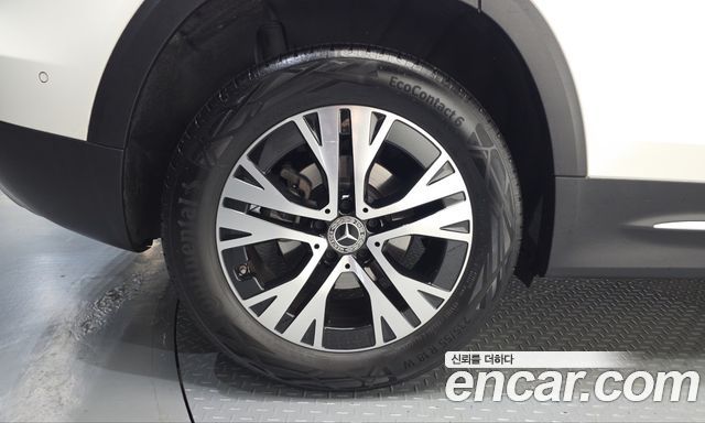 Mercedes-Benz GLB-Class 2024 — photo 5