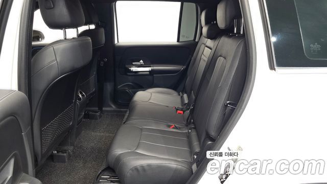Mercedes-Benz GLB-Class 2024 — photo 17