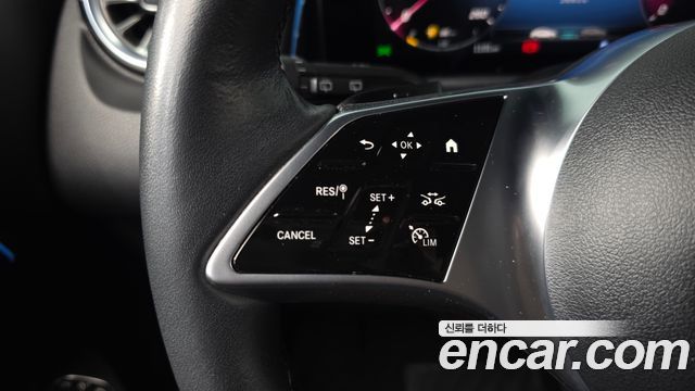 Mercedes-Benz GLB-Class 2024 — photo 21