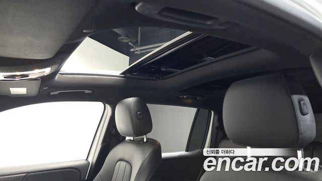 Mercedes-Benz GLB-Class 2024 — photo 22
