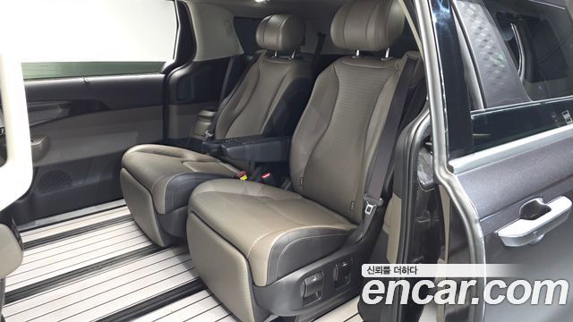 Kia Canival 2025 — photo 11
