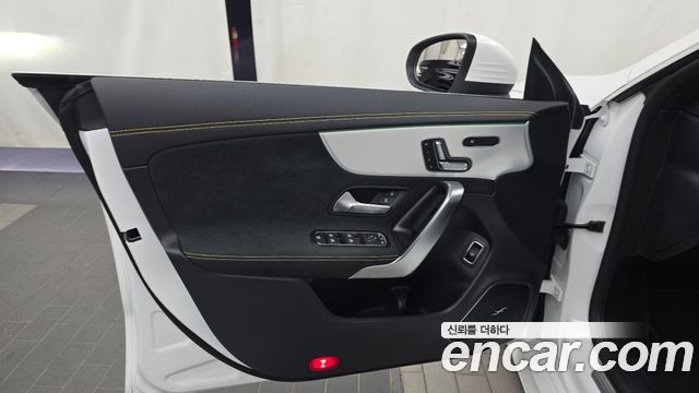 Mercedes-Benz CLA-Class 2025 — photo 14