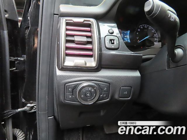 Ford Ranger 2022 — photo 11