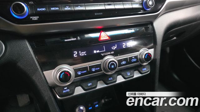 Hyundai AVANTE 2020 — photo 16