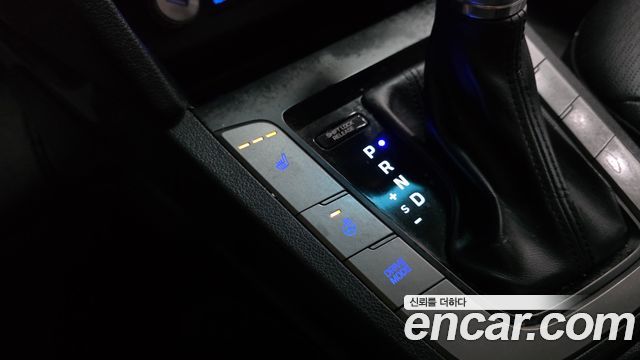 Hyundai AVANTE 2020 — photo 19