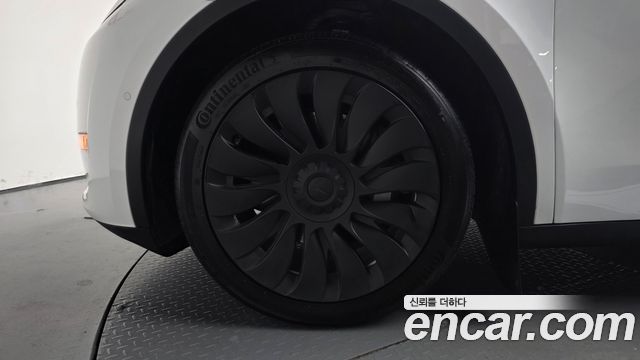 Tesla Model Y 2022 — photo 5