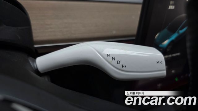Tesla Model Y 2022 — photo 12