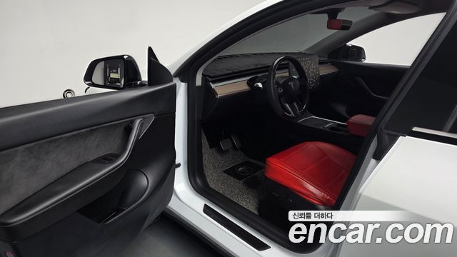 Tesla Model Y 2022 — photo 13