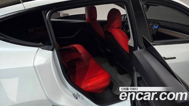 Tesla Model Y 2022 — photo 18