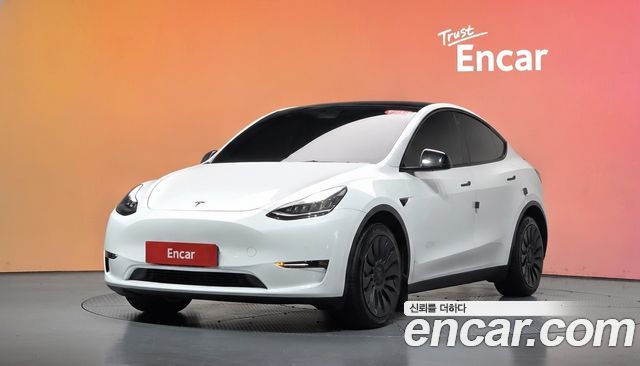 Tesla Model Y 2022 — photo 1