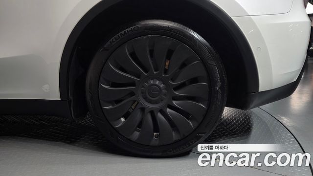 Tesla Model Y 2022 — photo 7