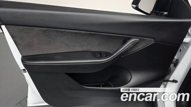 Tesla Model Y 2022 — photo 14
