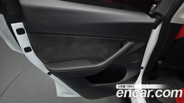 Tesla Model Y 2022 — photo 15