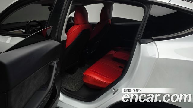 Tesla Model Y 2022 — photo 16