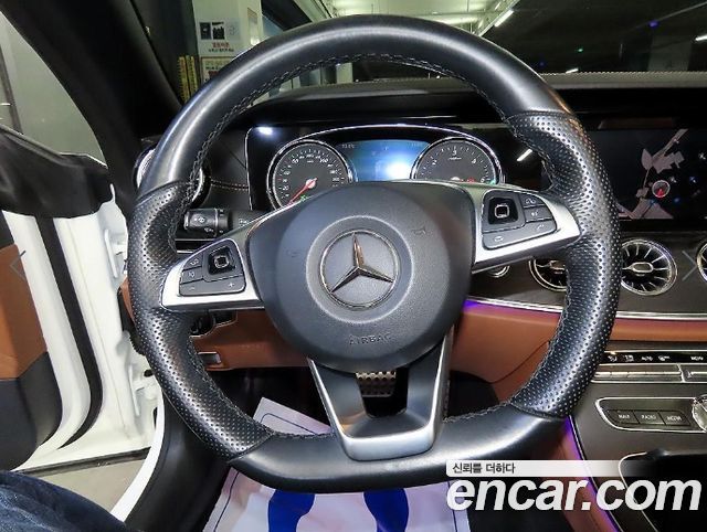 Mercedes-Benz E-Class 2018 — photo 11