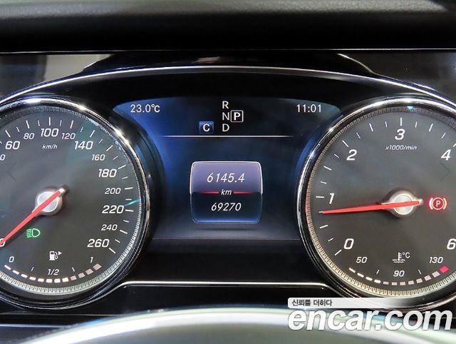Mercedes-Benz E-Class 2018 — photo 12