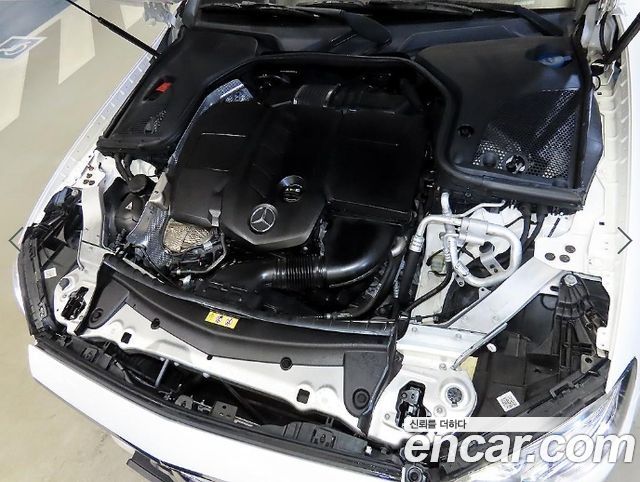 Mercedes-Benz E-Class 2018 — photo 19