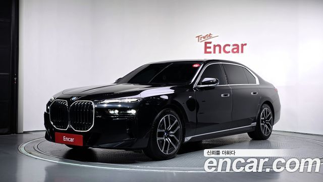 BMW 7-Series 2024 — photo 1