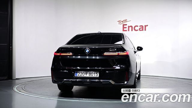 BMW 7-Series 2024 — photo 4