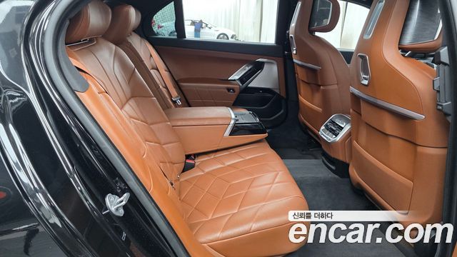 BMW 7-Series 2024 — photo 17
