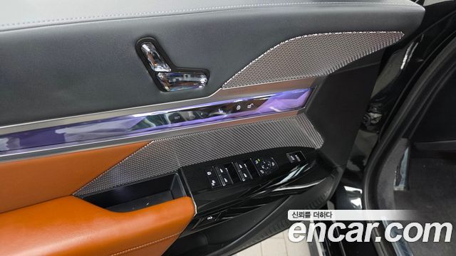 BMW 7-Series 2024 — photo 28