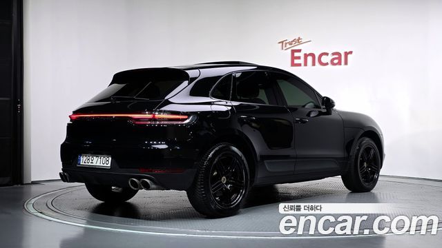Porsche Macan 2019 — photo 2