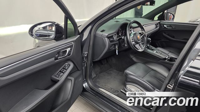 Porsche Macan 2019 — photo 10