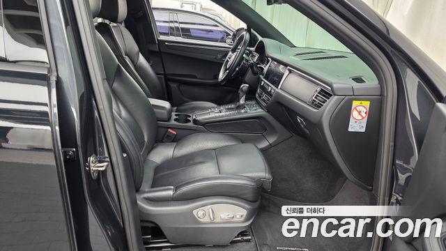 Porsche Macan 2019 — photo 11