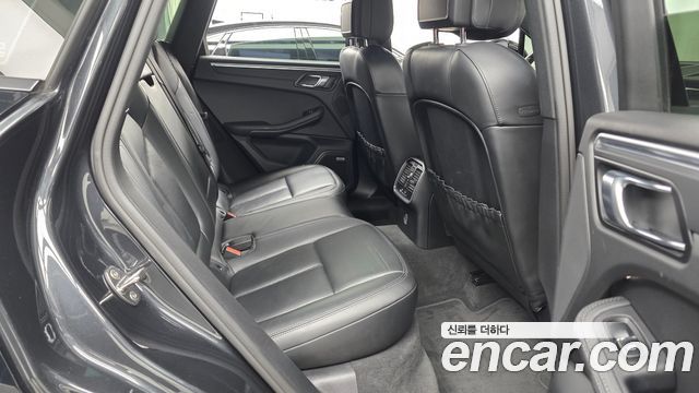 Porsche Macan 2019 — photo 12
