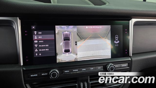 Porsche Macan 2019 — photo 15