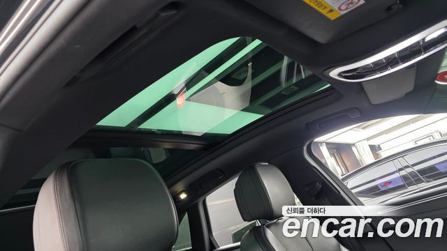 Porsche Macan 2019 — photo 16