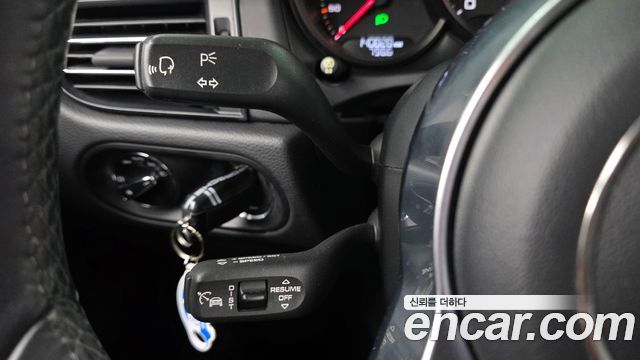 Porsche Macan 2019 — photo 17